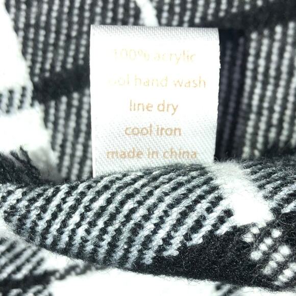 Black White Plaid Hooded Poncho Cape Toggle Closure Fringe Cozy Wrap cottage - Picture 9 of 9